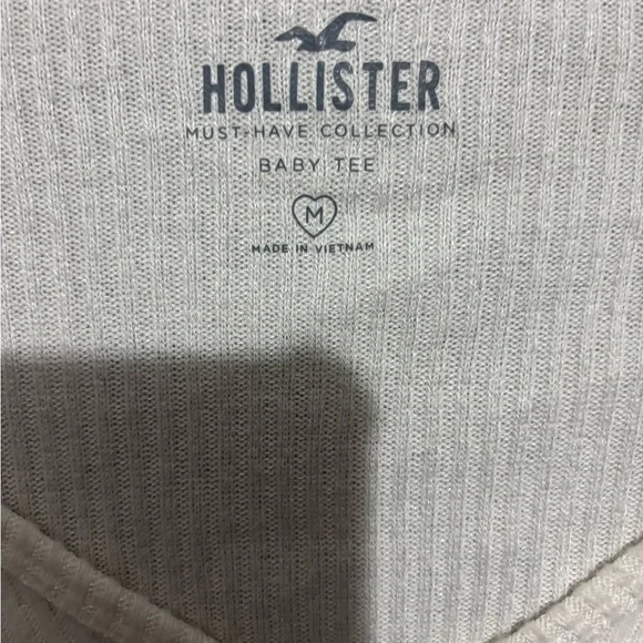 Hollister Women's White Ribbed Button-Down Shirt - Picture 2 of 3